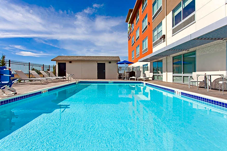 Holiday Inn Express and Suites Moses Lake By IHG