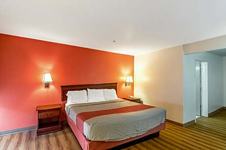 King Room with Roll-in Shower - Disability Access - Non-Smoking