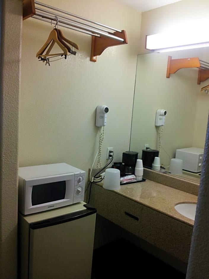 Economy Inn
