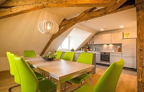 Apartment (8 Adults)