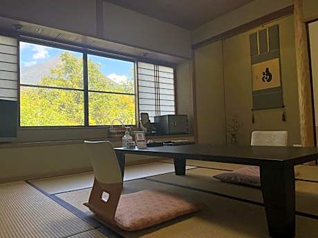 Japanese-Style Standard Room with Mountain View and Shared Bathroom (Adult Only)
