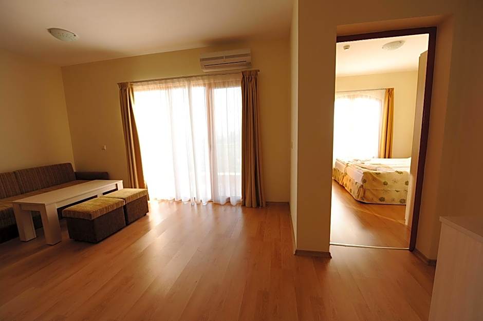 Serena Residence Aparthotel