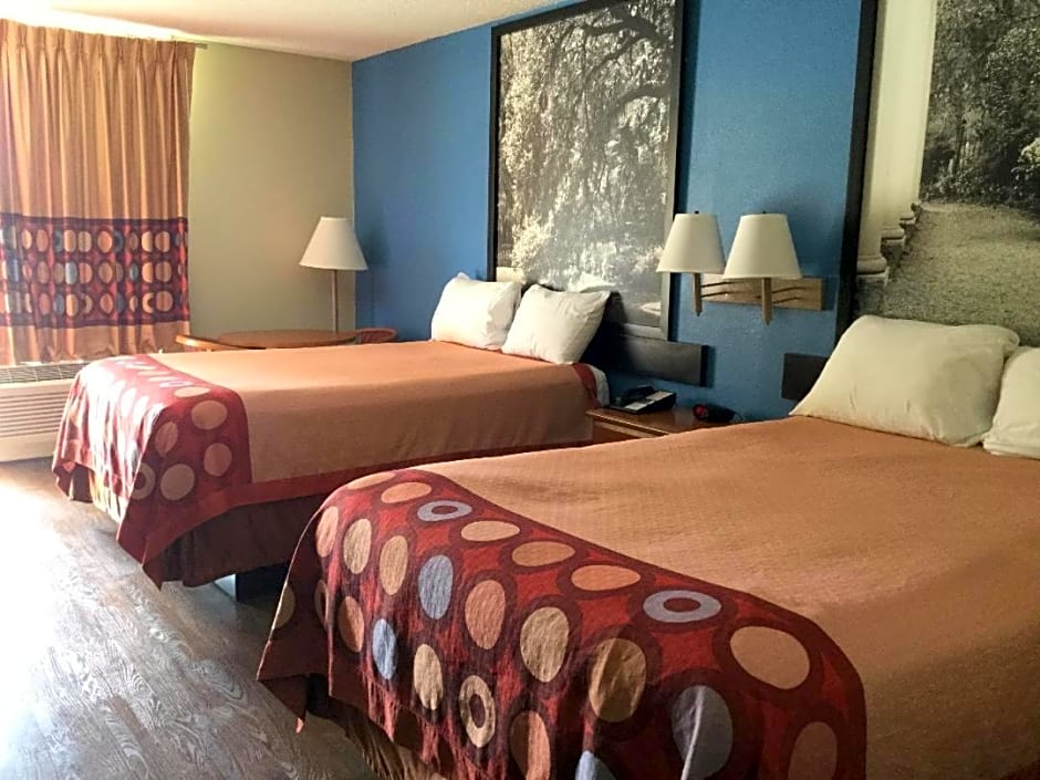 Super 8 by Wyndham Walterboro