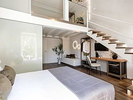 Two-Bedroom Suite with Balcony