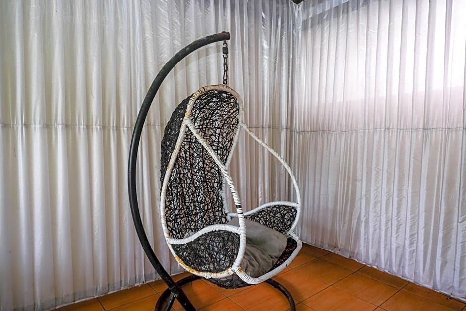 RedDoorz at Paris Ocean