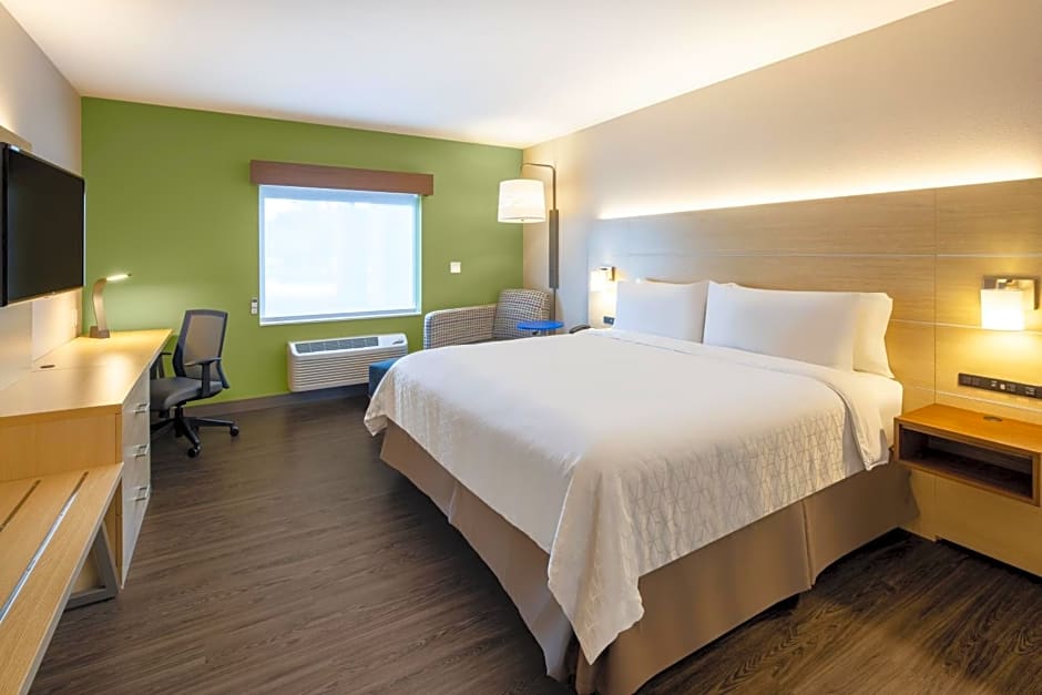 Holiday Inn Express & Suites Ft Myers Beach-Sanibel Gateway