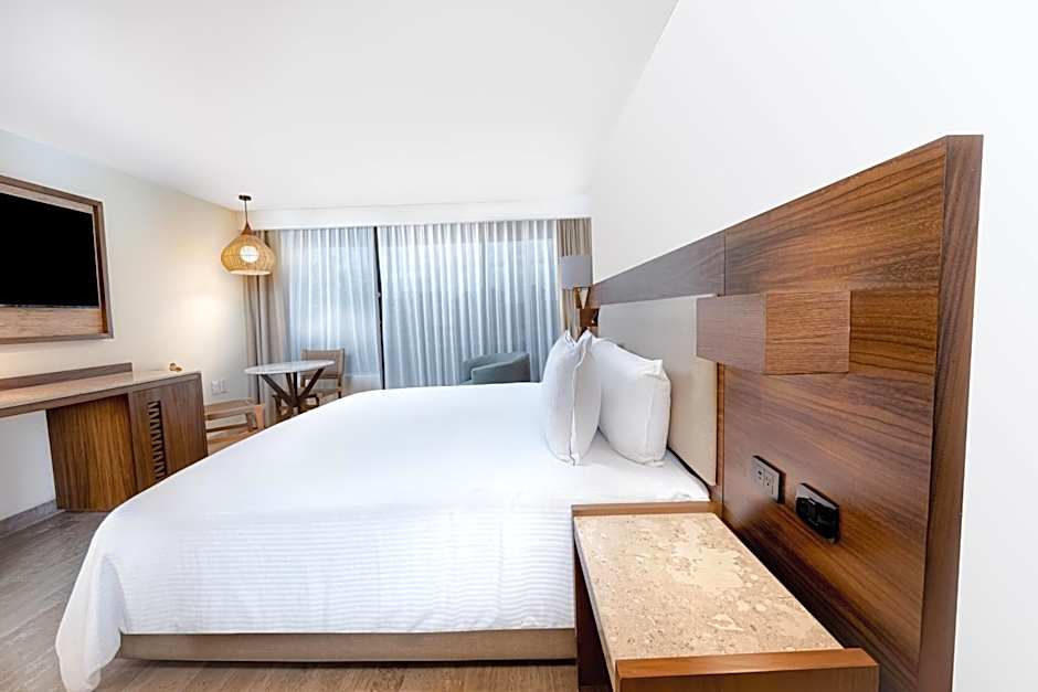 Oh! The Urban Oasis - Adults only