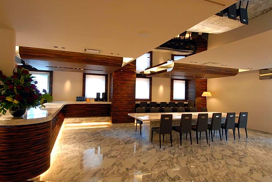 Center Hotel Toyota
