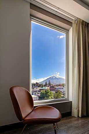 Twin Room with View - Non-Smoking