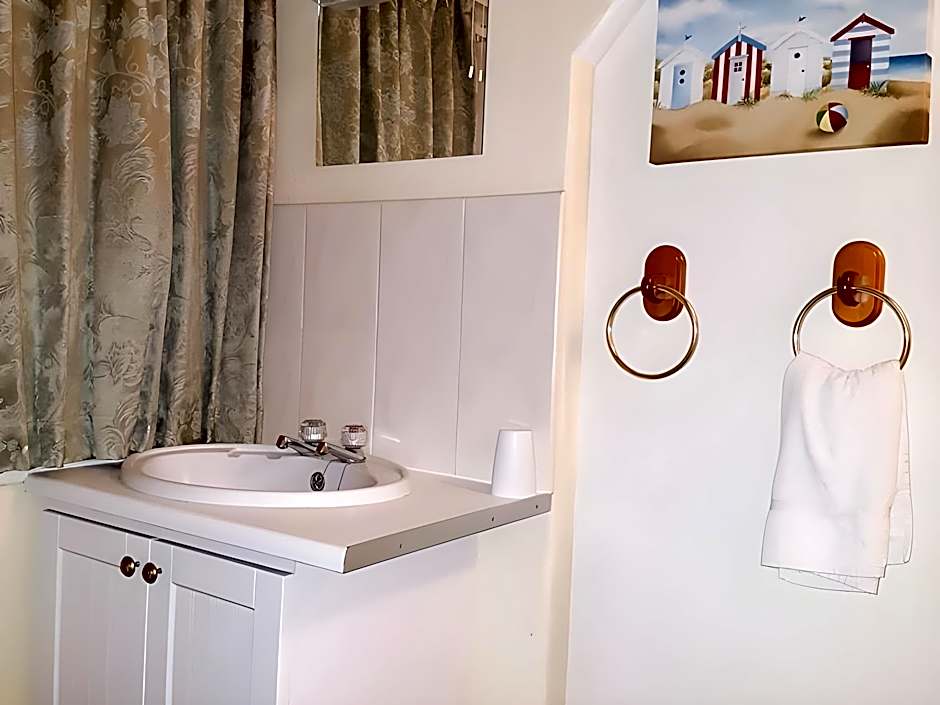 Crescent Lodge Guest House