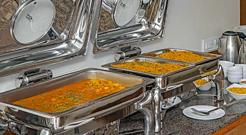 Treebo Premium Dona Eliza, 700 Meters From Calangute Beach