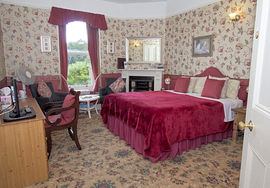 Photo 1 of 3 of Deluxe 1 King Bed, 1st Floor
