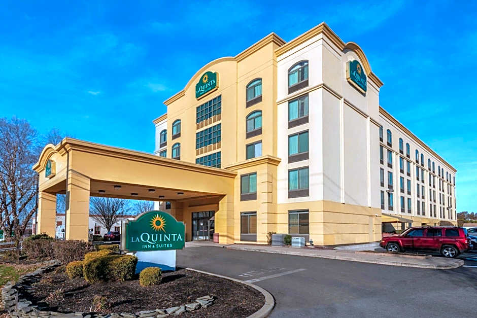 La Quinta Inn & Suites by Wyndham Garden City