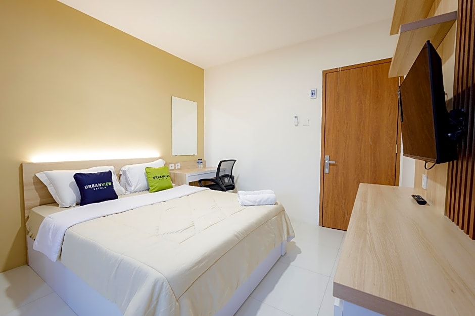 Urbanview Hotel Syariah The Ragunan Residence Cilandak