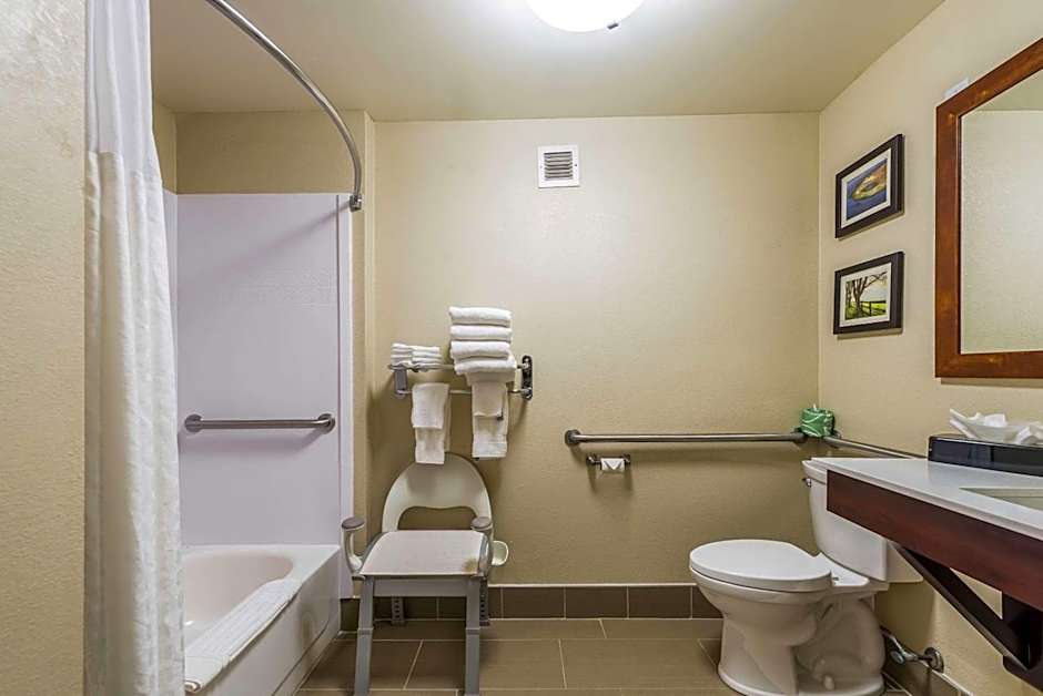 Comfort Inn & Suites Dayton North