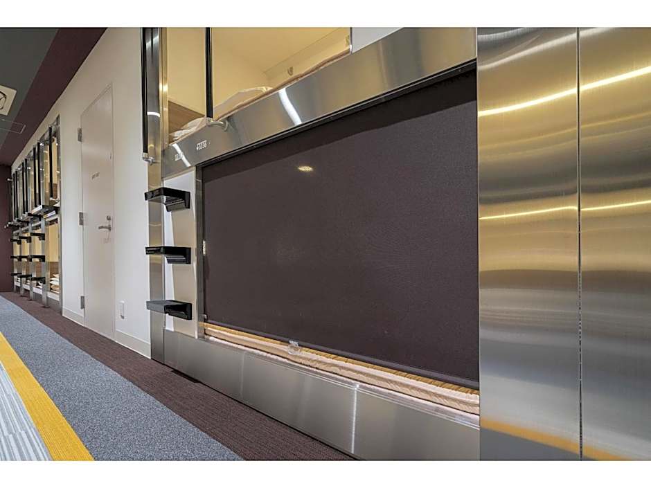 Capsule Hotel J Garden Shin-Osaka