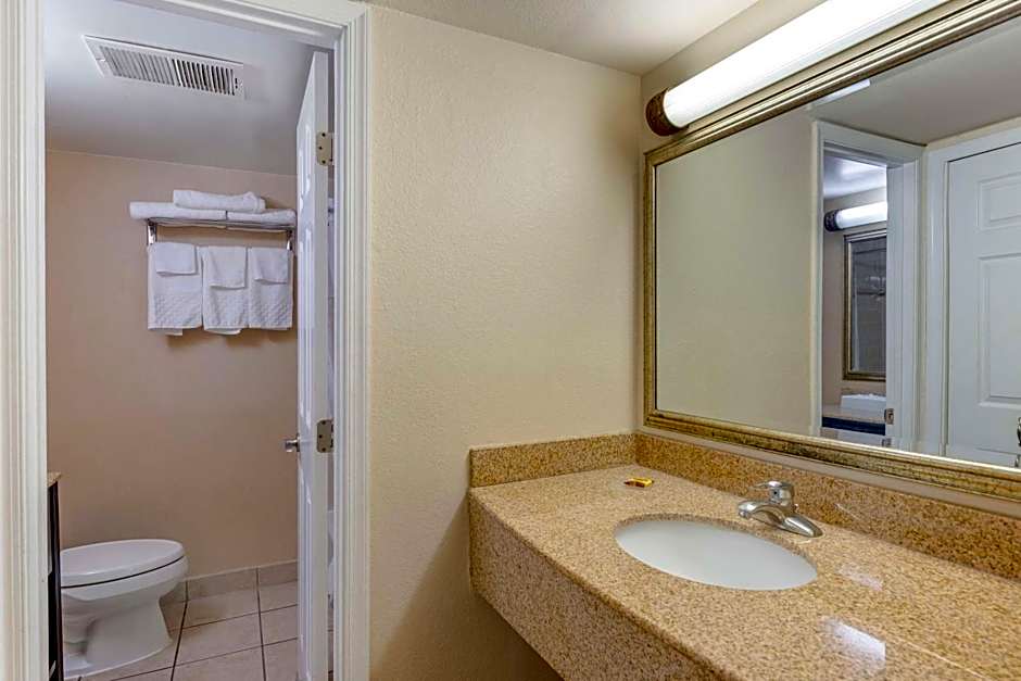 Best Western Plus Governor's Inn