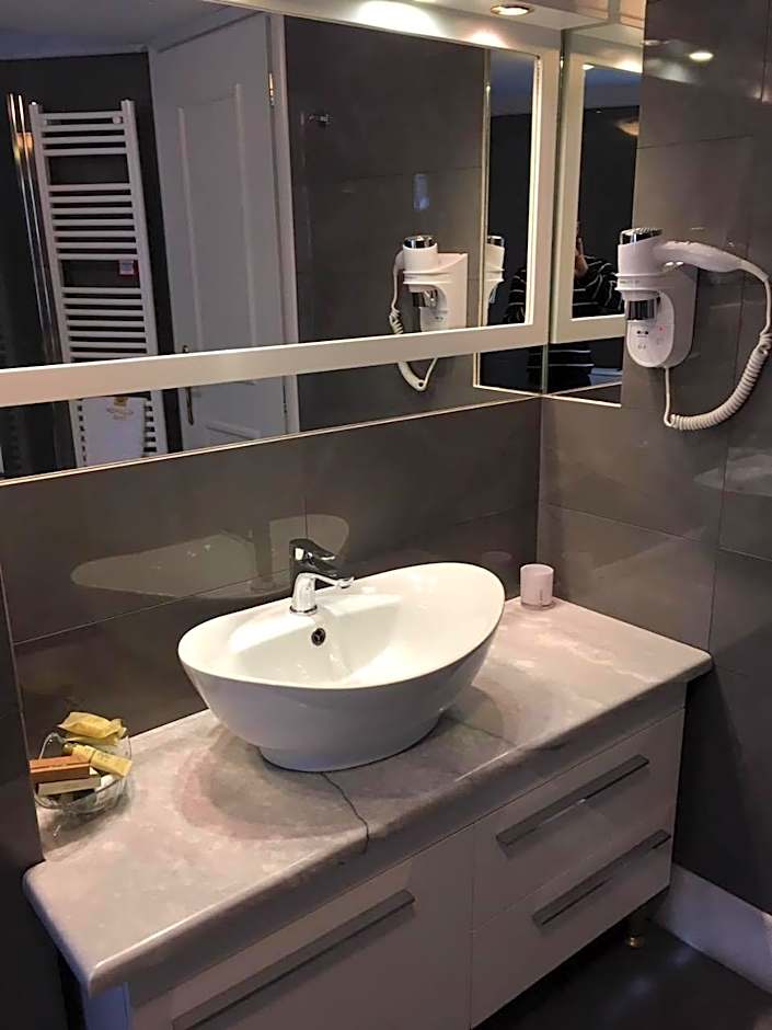 Ellinon Thea Arachova