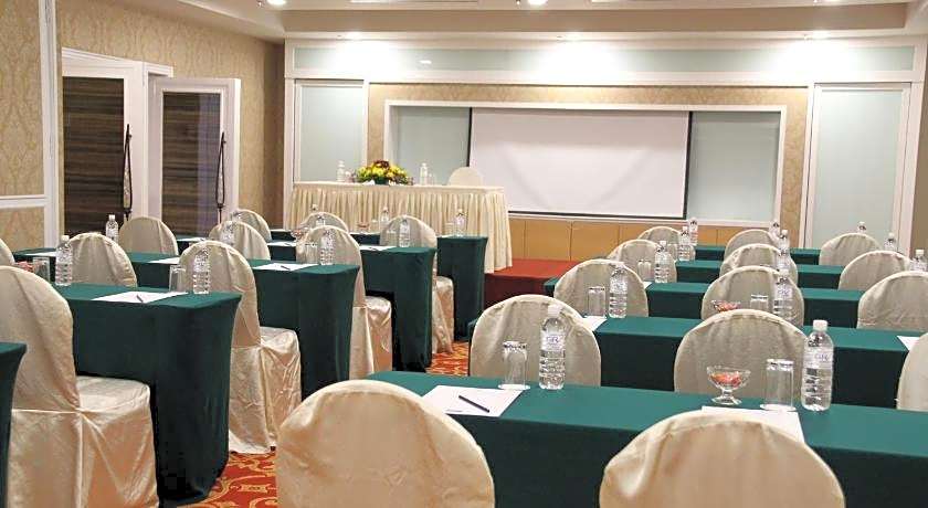 Grand Riverview Hotel