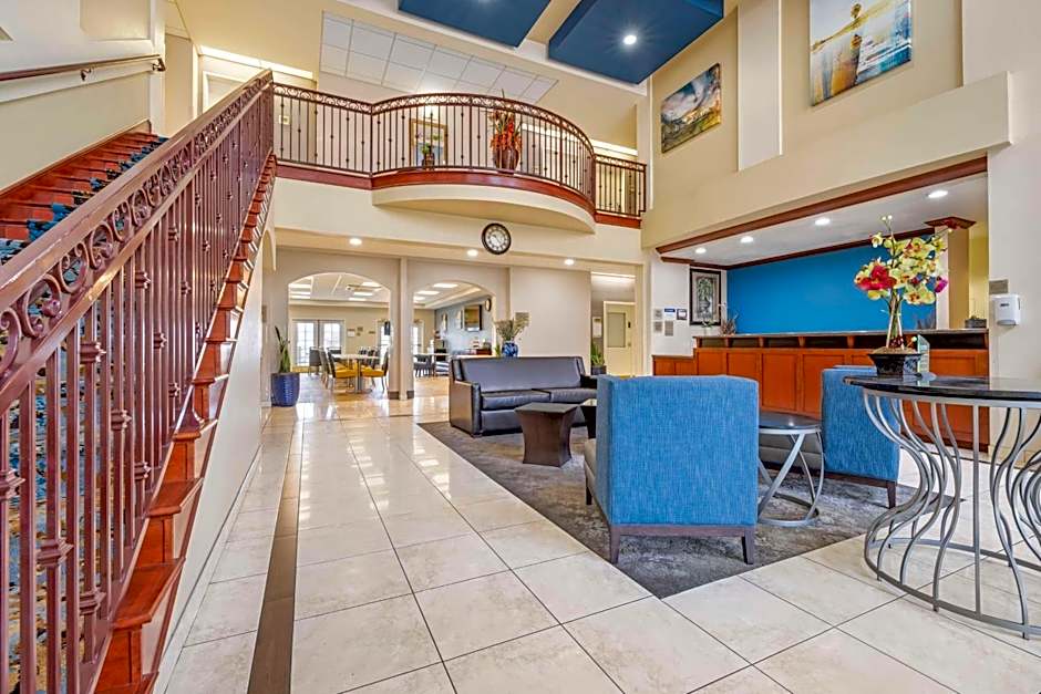 Best Western Plus Lake Elsinore Inn & Suites
