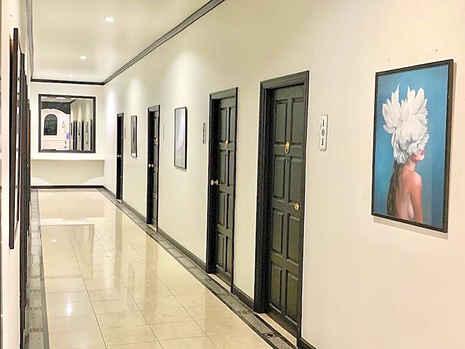 Chaleelay Hotel