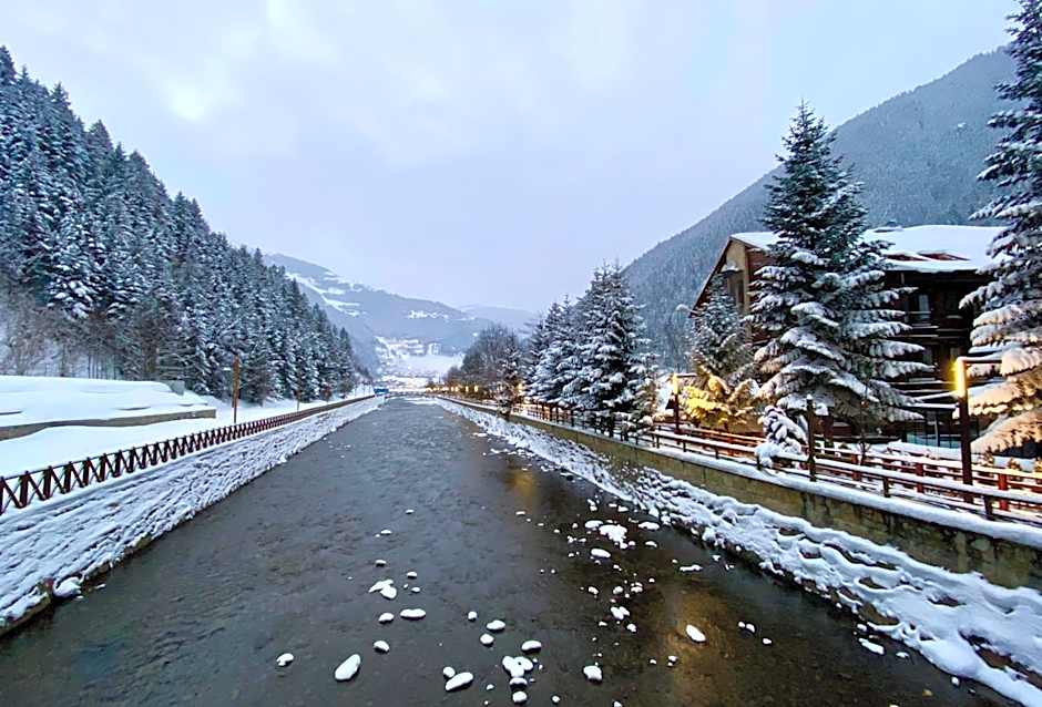 Inanlar Garden Hotel & Bungalow