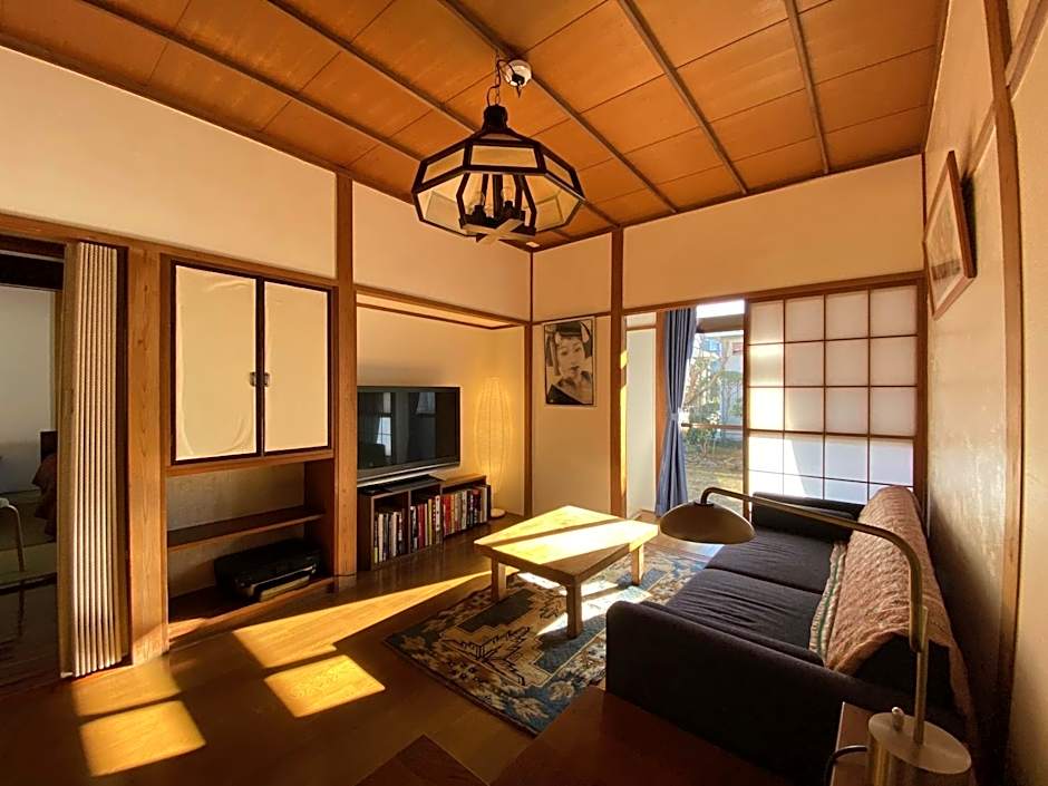 湘南ソラル〜二宮の高台・アートな庭付き日本家屋121㎡／高速WiFi／芝生ドッグラン・ピザ窯BBQ有