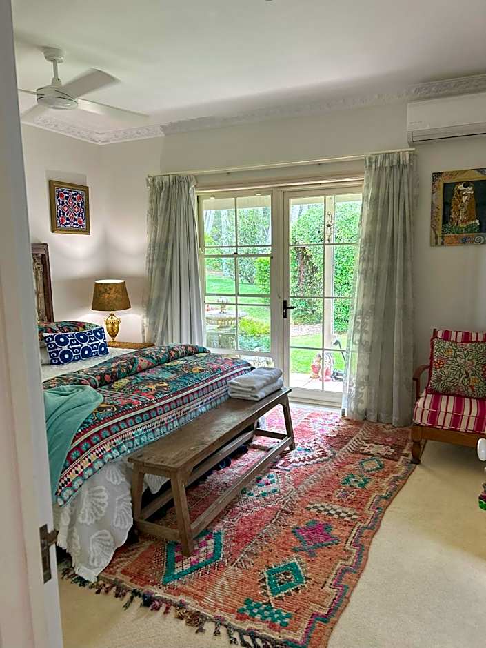 Noosa Valley Manor B&B