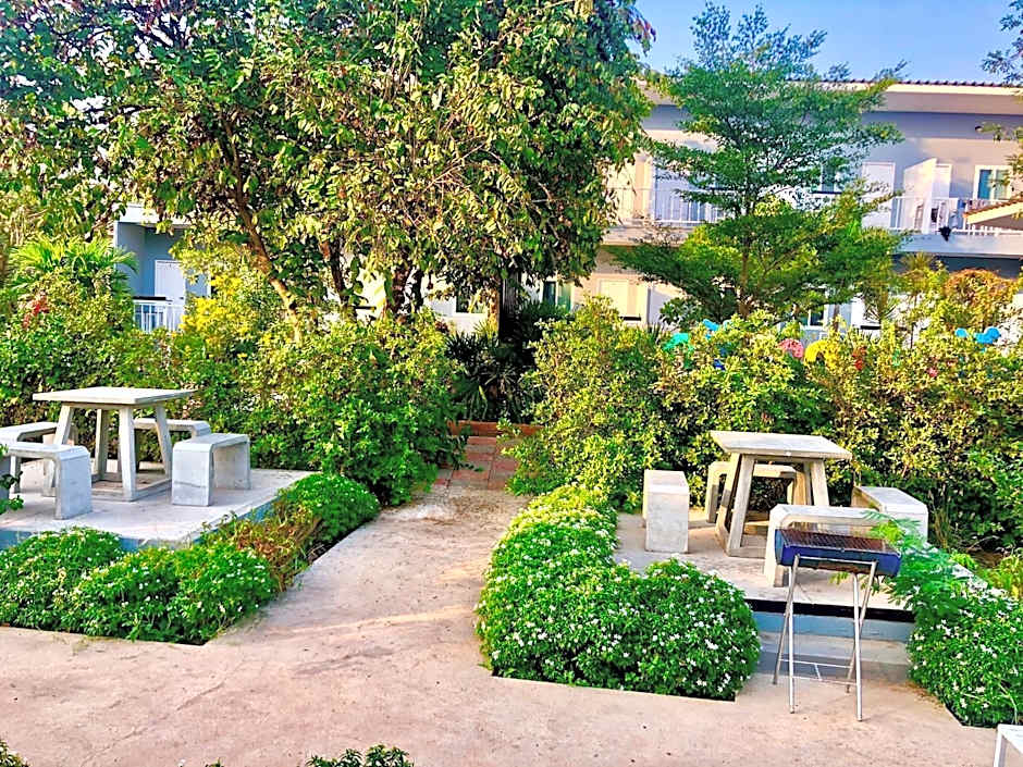 At The Beach Koh Larn