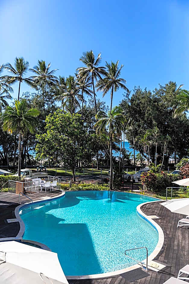 Beaches Port Douglas Holiday Apartments Book Here With The Onsite Reception Team