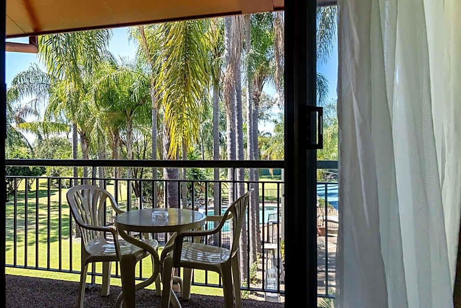 Charbonnier Motor Inn