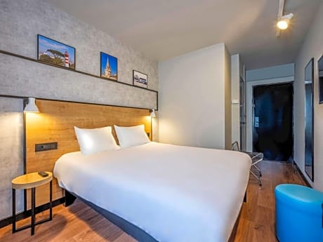 Standard Double Room - Mobility Accessible