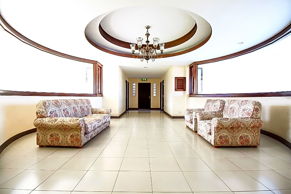 OYO 383 White inn hotel