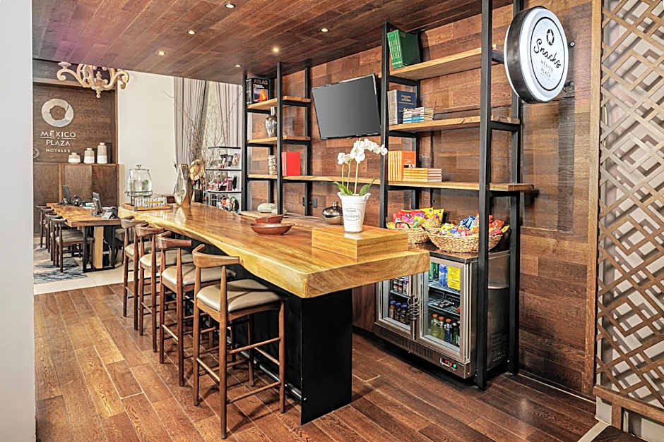 Hotel Suites México Plaza León Campestre