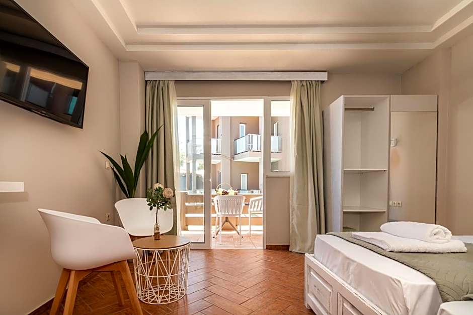 Girogiali beach hotel - Adults only