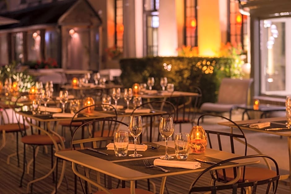 Hotel Aux Vieux Remparts, The Originals Relais (Relais du Silence)