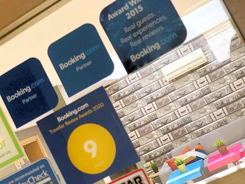 Executive Rooms and Suites Play