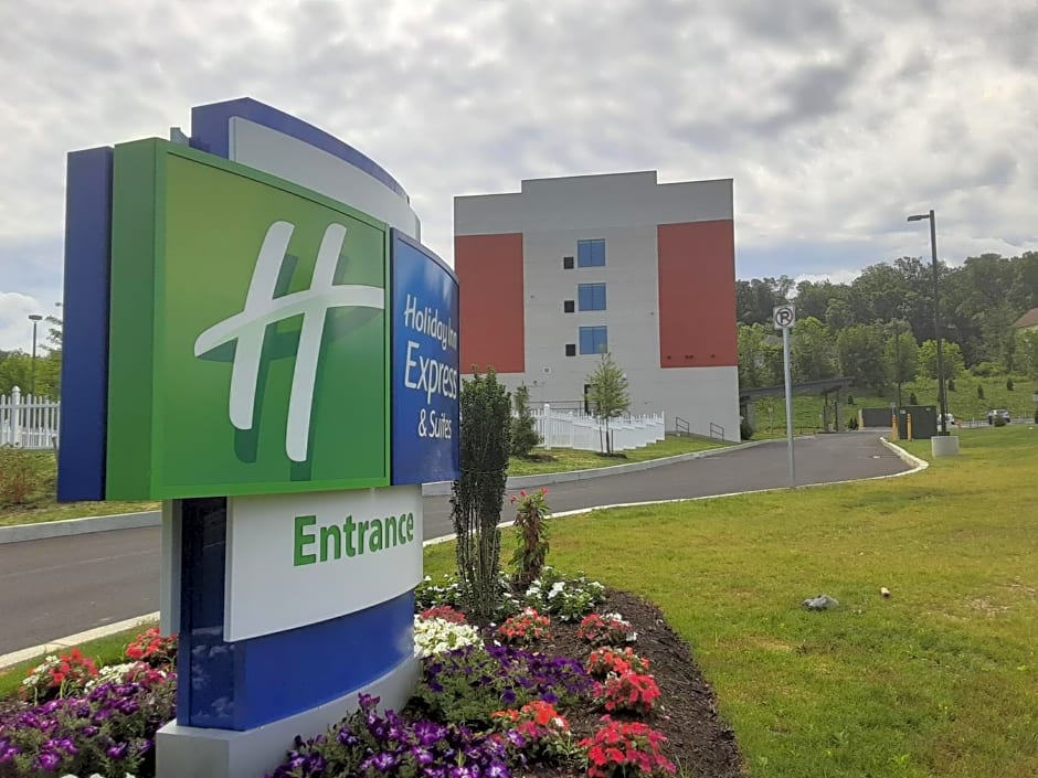 Holiday Inn Express and Suites Harrisburg S - Mechanicsburg