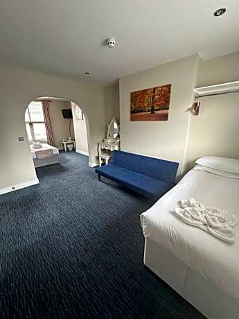 Quadruple Room with Bath
