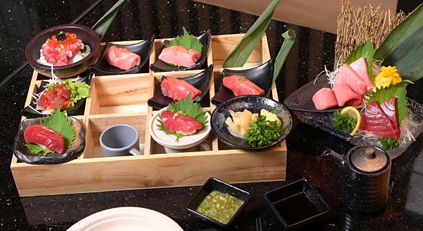 12 The Residence Hotel & Apartment