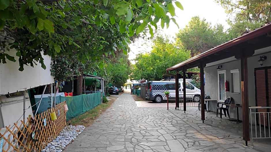 Camping Mitikas and Bungalows