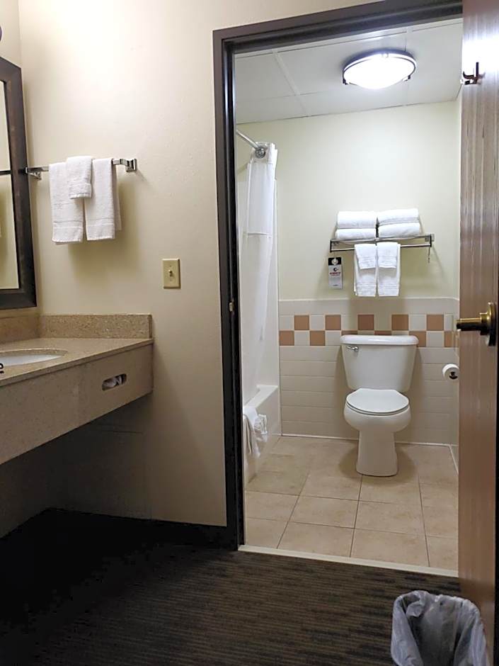 AmericInn by Wyndham Thief River Falls