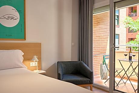 TRIPLE ROOM WITH BALCONY ( 3 ADULTS)