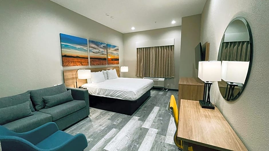 Days Inn & Suites by Wyndham Greater Tomball