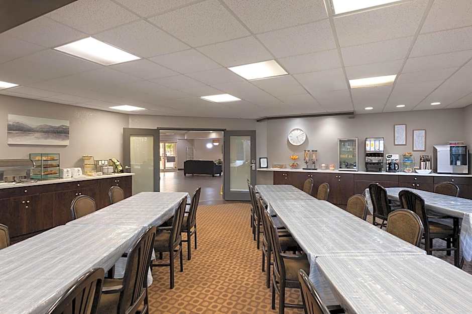 Travelodge Suites by Wyndham Estevan