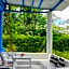 Brassiere Beach Hotel