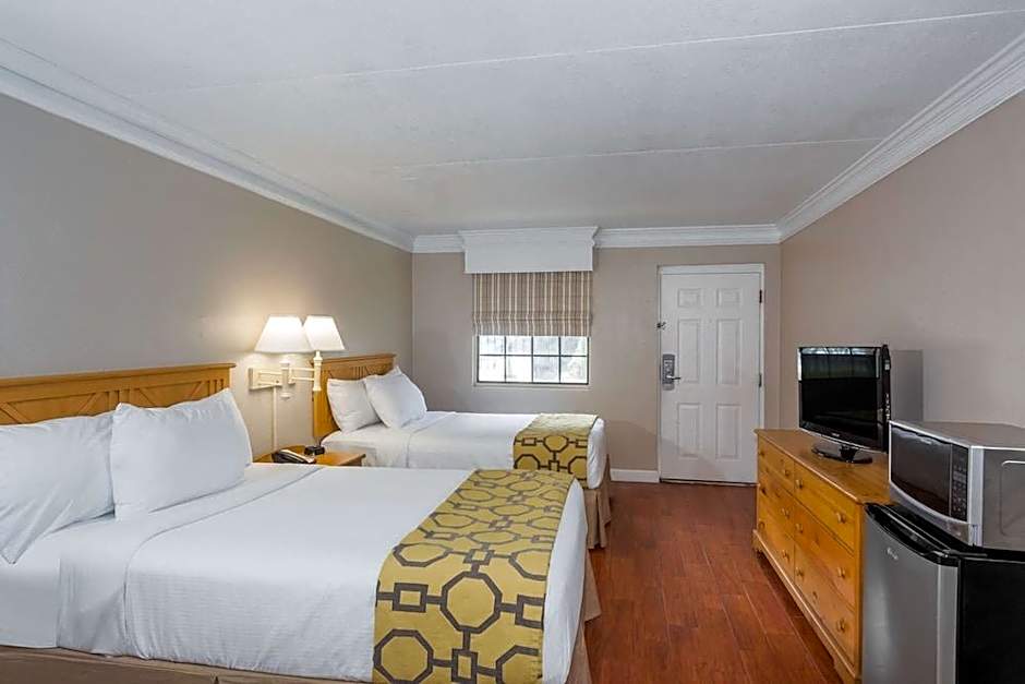 Casa Bella Inn & Suites