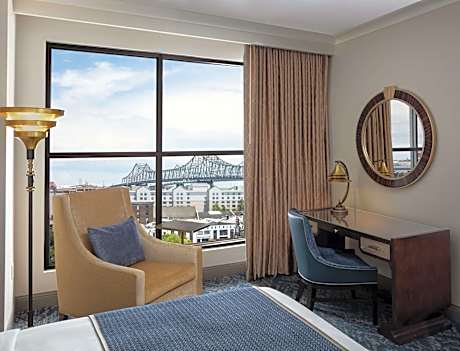 King Room with Accessible Tub - Mobility Access