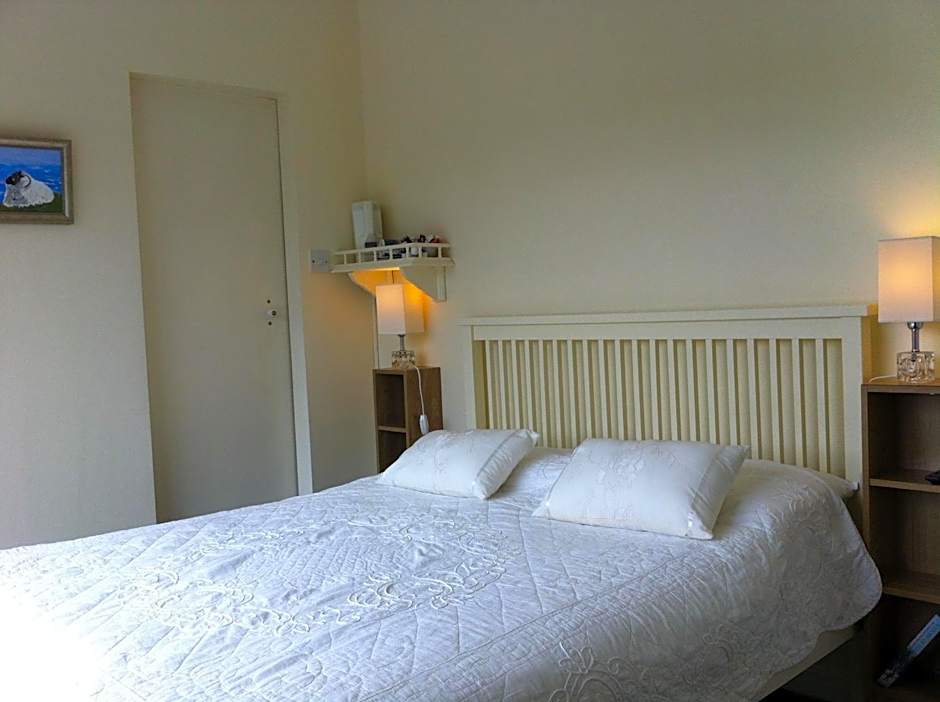 Sea Breeze Bed and Breakfast