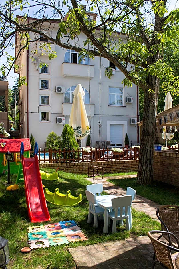 Villa Mystique